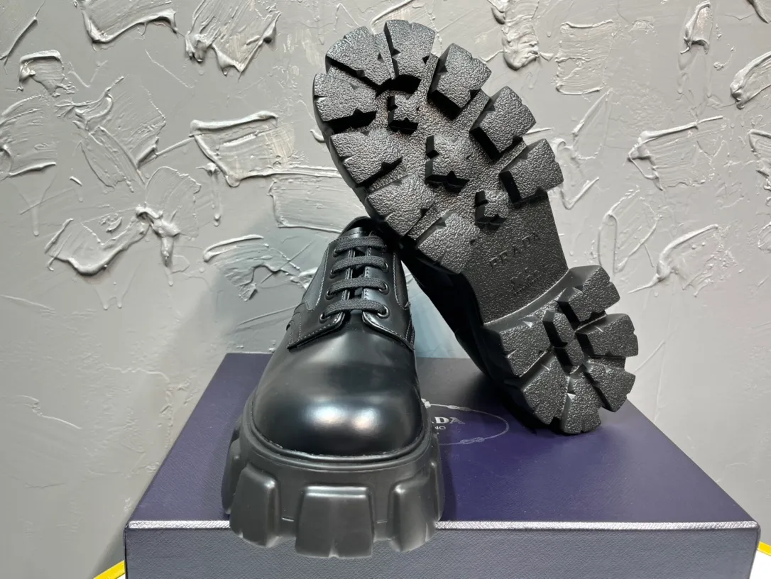 Men's shoes 💰780💰 🔥🔥🔥Upgraded version 2025 new prada Prada lace-up derby shoes l round-toe spliced ​​loafers, developed one-to-one with the original version, one-to-one private molding of the outsole, the fabric is made of imported open-edge beads, lining cowhide, foot-pad cowhide, sole height 5cm, outsole original rubber foam sole, code number 39-46